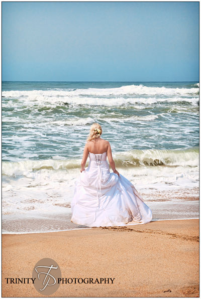 Decor Themes For Winter Beach Weddings